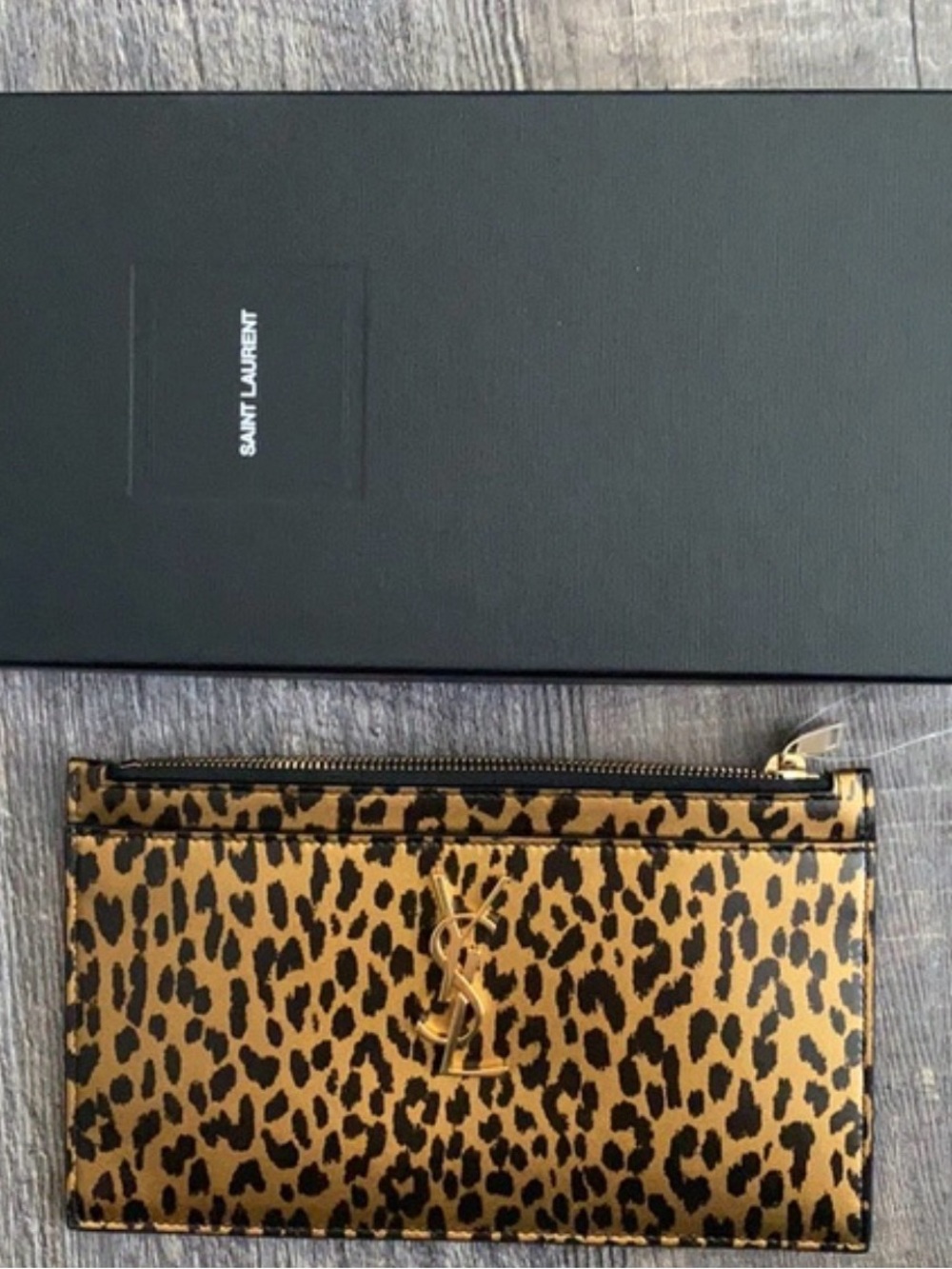 đ¤Saint Laurent Leopard Print Zip Bill Pouchđ¤ VVEUC⢠$595 - Picture 4 of 8
